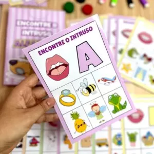 Encontre o Intruso - Alfabeto