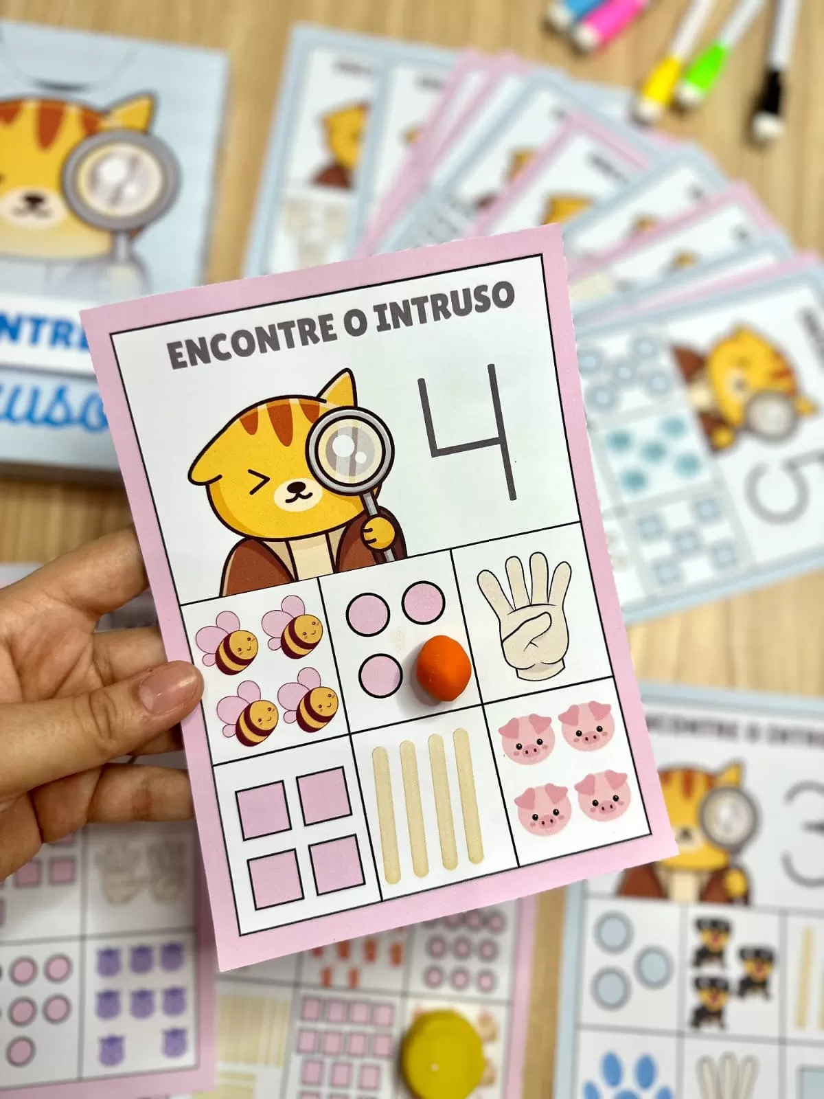 Encontre o Intruso - Numerais