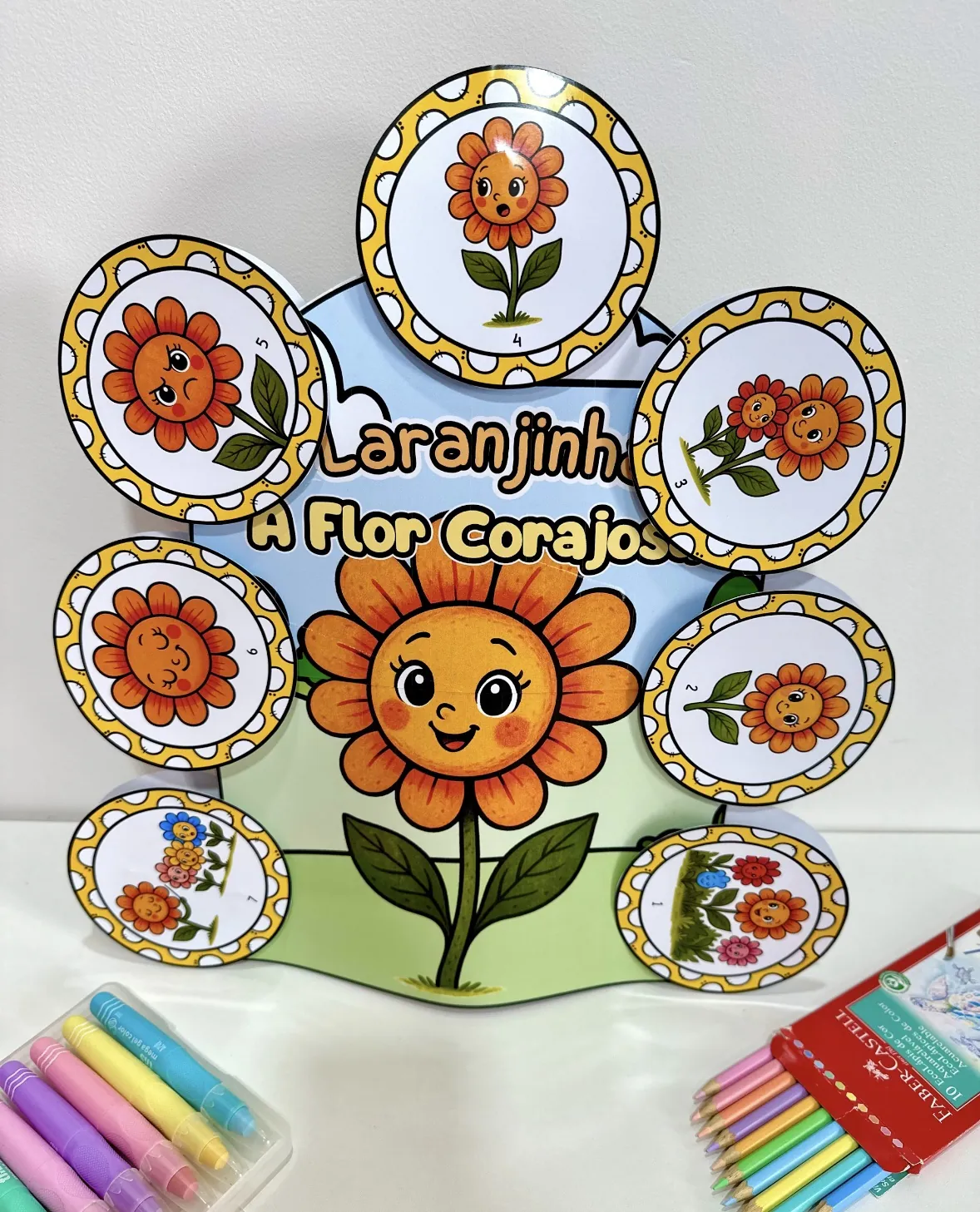História na Luva “ Laranjinha, a flor corajosa” Maio Laranja